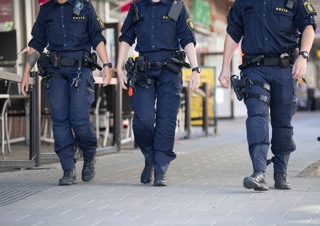 INLÄST: Även poliser behöver kontrolleras