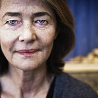 Charlotte Rampling - en djävel på att illustrera kvinnor som inte är vad de ser ut att vara